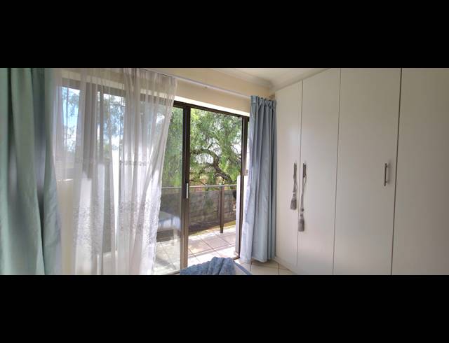 2 BEDROOM APARTMENT FOR SALE IN HARTENBOS CENTRAL